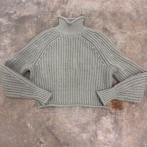 H&M Gray Turtleneck Sweater